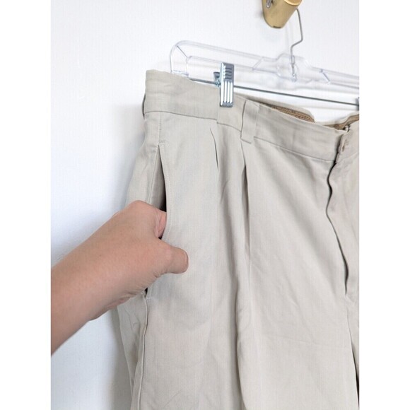 Tommy Bahama Silk Shorts Mens Size 42 Tan Pleated Casual - Picture 3 of 10